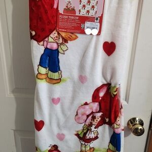 Strawberry Shortcake Valentines Throw Blanket 50x70 NWT